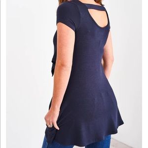 Never worn Latched Mama Peekaboo Back Nursing Tunic - Extra Small / Navy